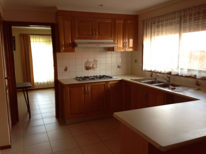 51 Hinkler Drive, Mill Park VIC 3082