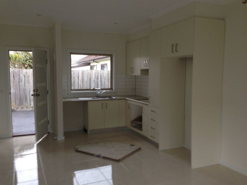 2/6 Dickens Street, Lalor VIC 3075