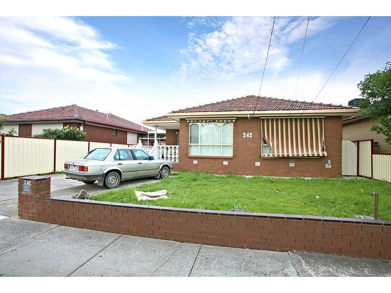 242 Edgars Road, Thomastown VIC 3074