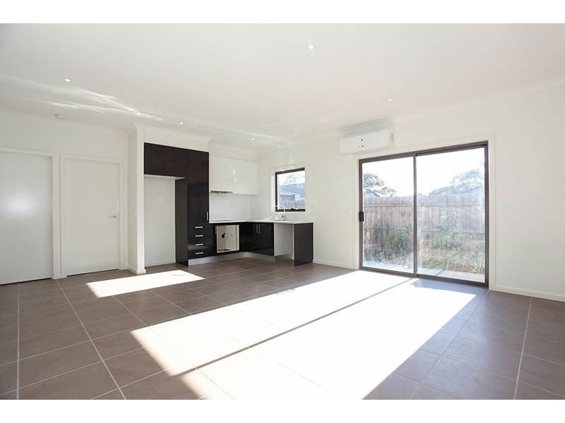 2/8 Mavora Place, South Morang VIC 3752