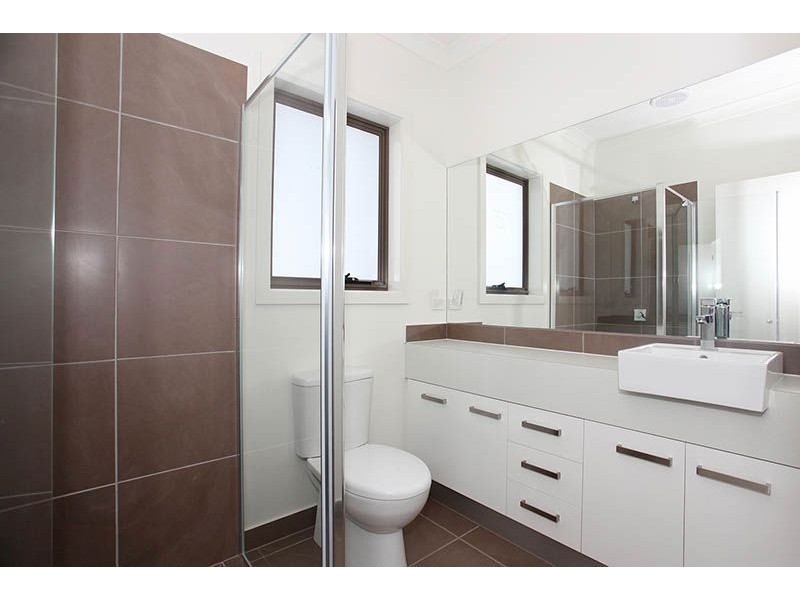 2/8 Mavora Place, South Morang VIC 3752