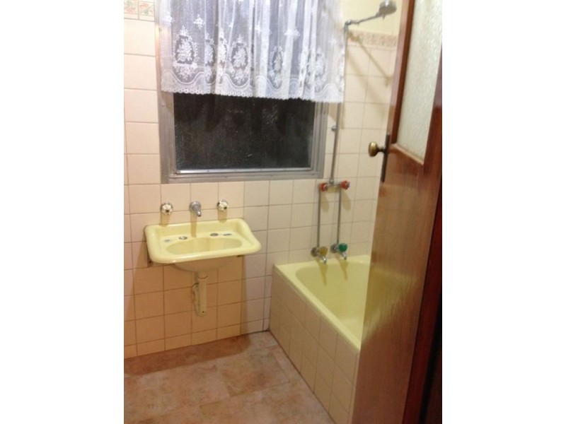 1/4 Seston Street, Reservoir VIC 3073