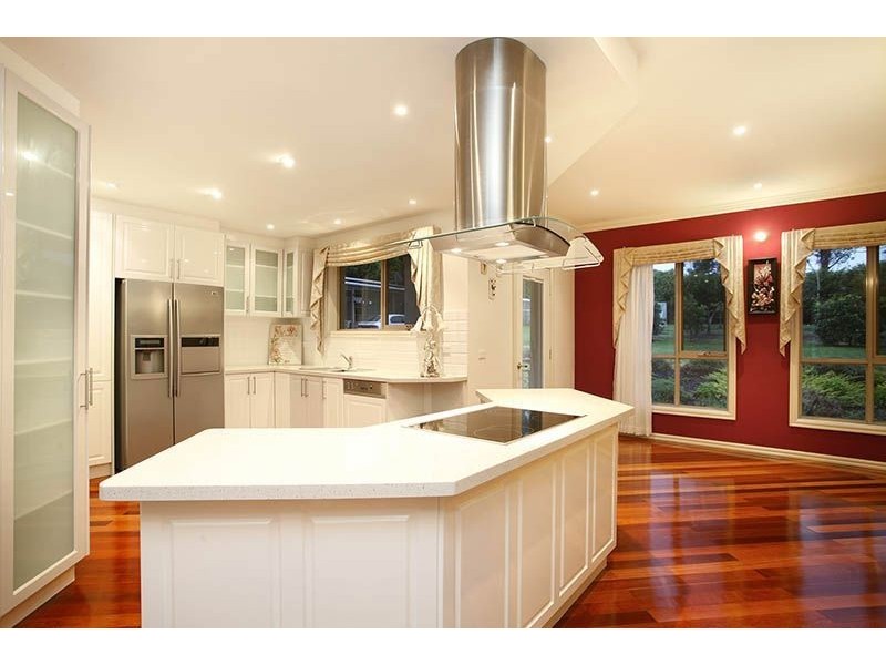 4 Hawkins Drive, Kinglake VIC 3763