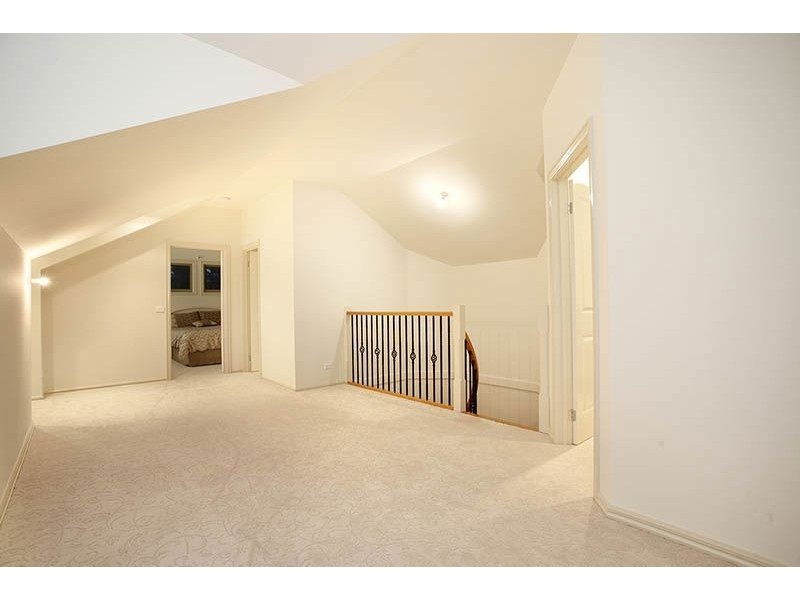 4 Hawkins Drive, Kinglake VIC 3763