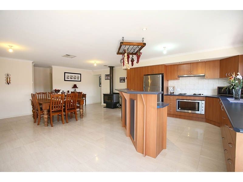 6 Wagtail Way, Whittlesea VIC 3757
