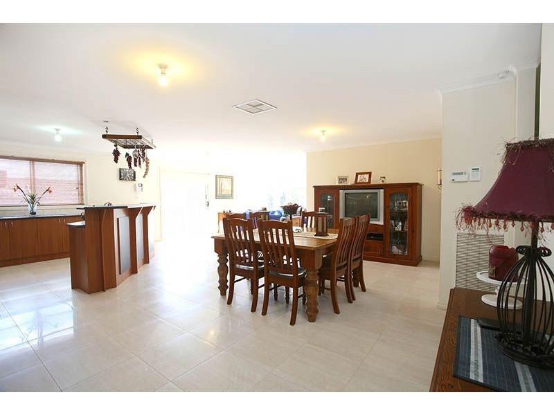 6 Wagtail Way, Whittlesea VIC 3757