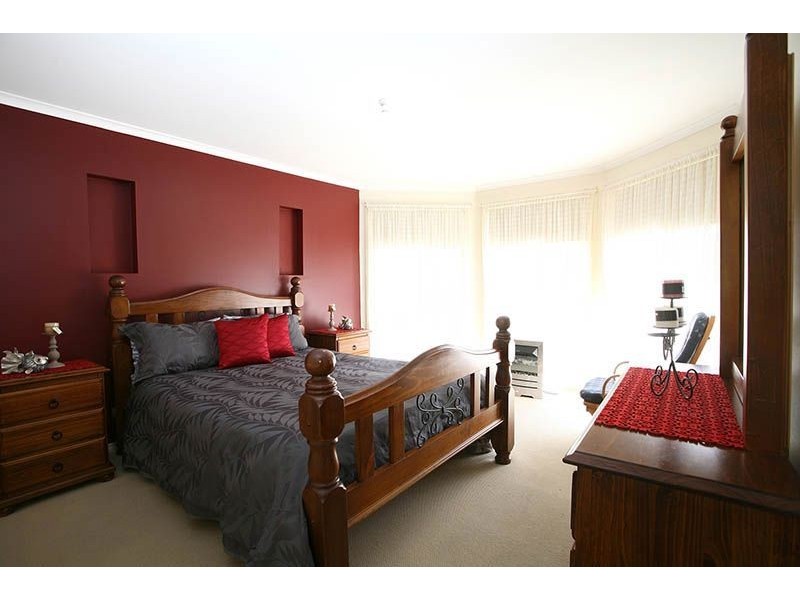 6 Wagtail Way, Whittlesea VIC 3757