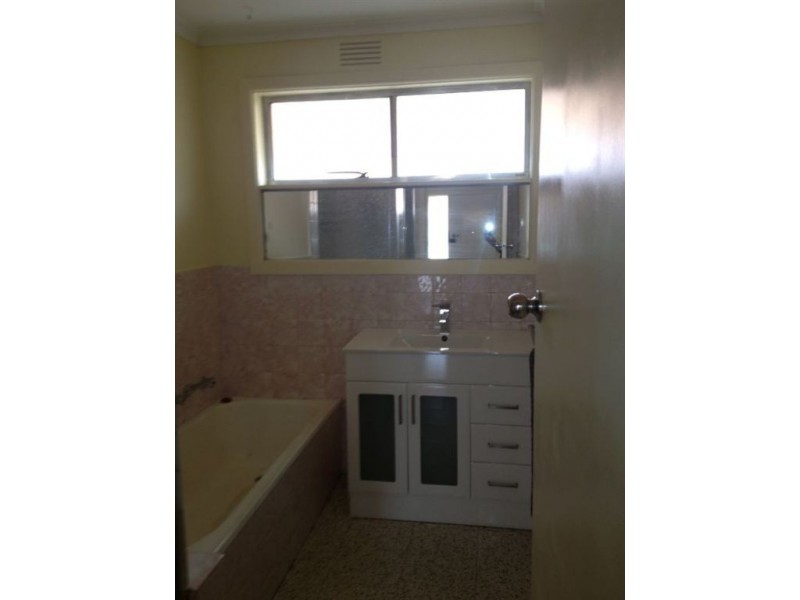 11 Monash Street, Lalor VIC 3075