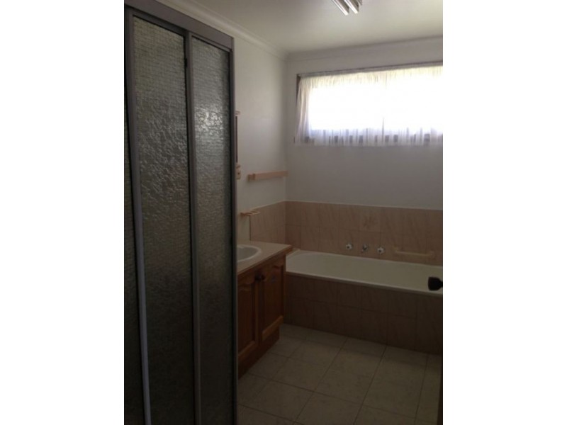 2/38 Moorhead Drive, Mill Park VIC 3082