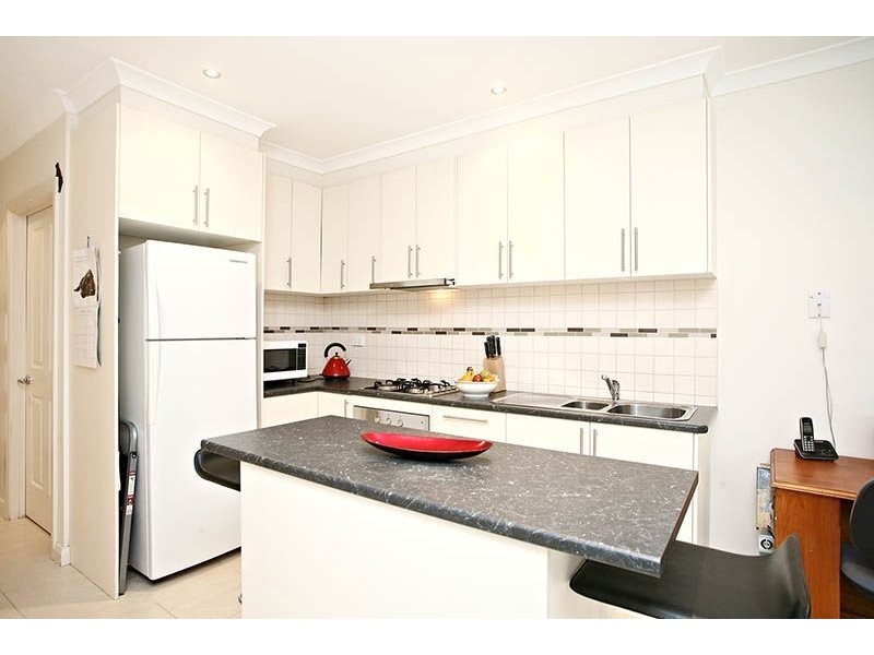 2/25 Pleasant Road, Thomastown VIC 3074