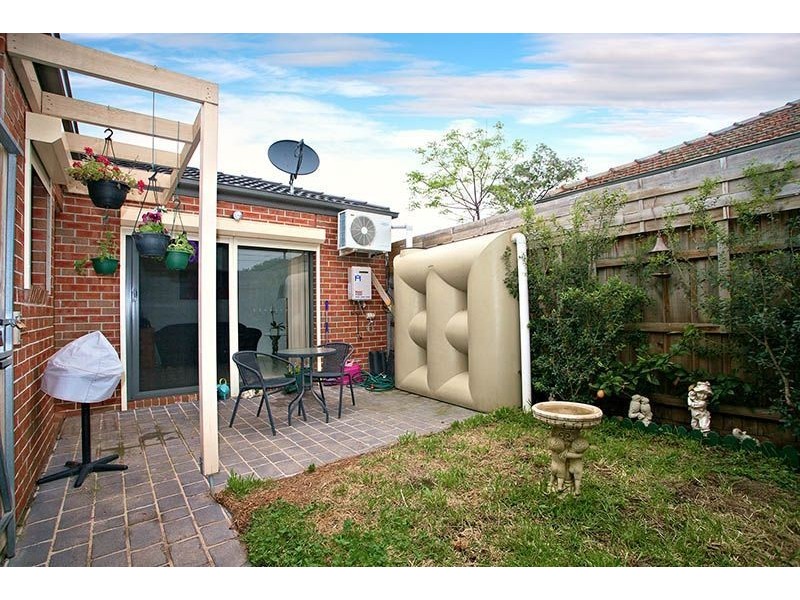 2/25 Pleasant Road, Thomastown VIC 3074