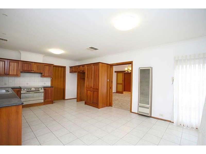 76 Victoria Drive, Thomastown VIC 3074