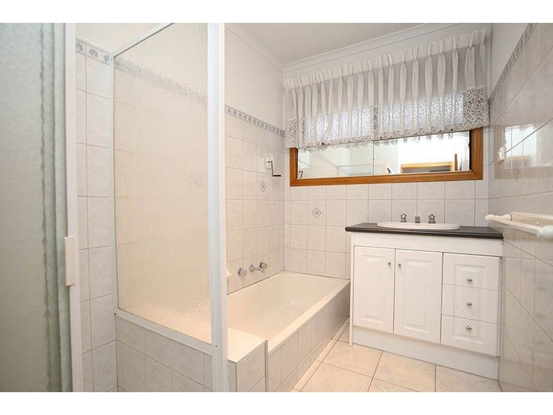 76 Victoria Drive, Thomastown VIC 3074