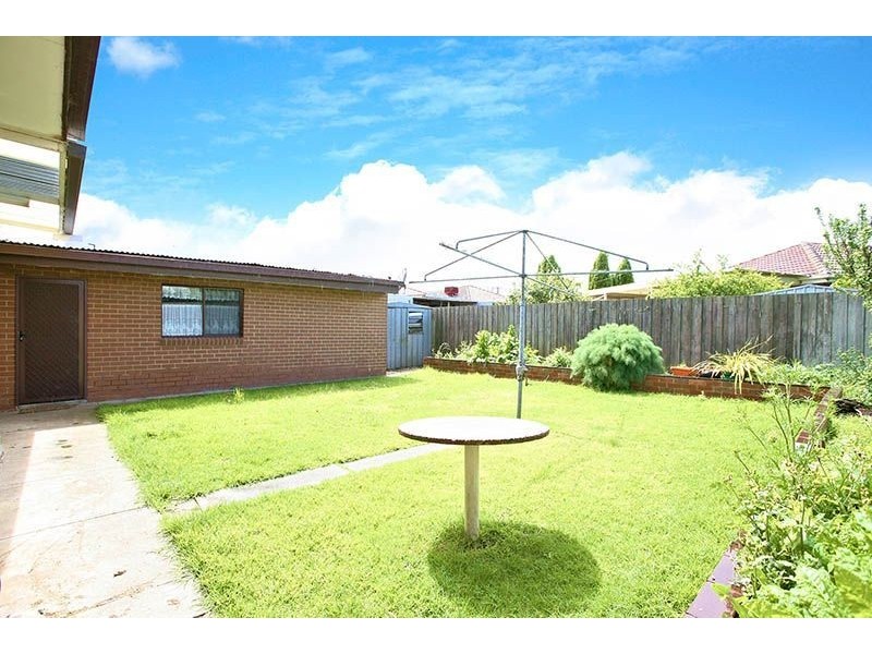 76 Victoria Drive, Thomastown VIC 3074