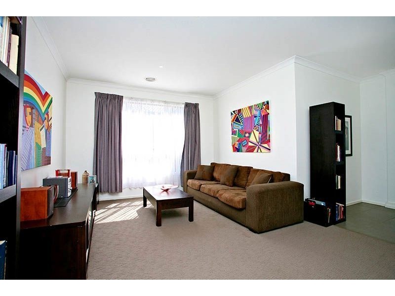 16 Rosleigh Drive, Craigieburn VIC 3064