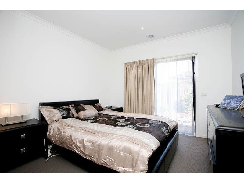 16 Rosleigh Drive, Craigieburn VIC 3064