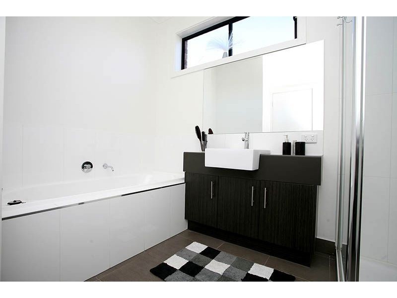 16 Rosleigh Drive, Craigieburn VIC 3064