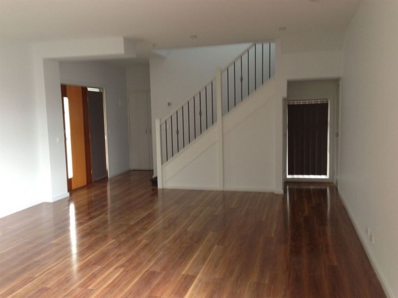 1/30 Spring Street, Thomastown VIC 3074