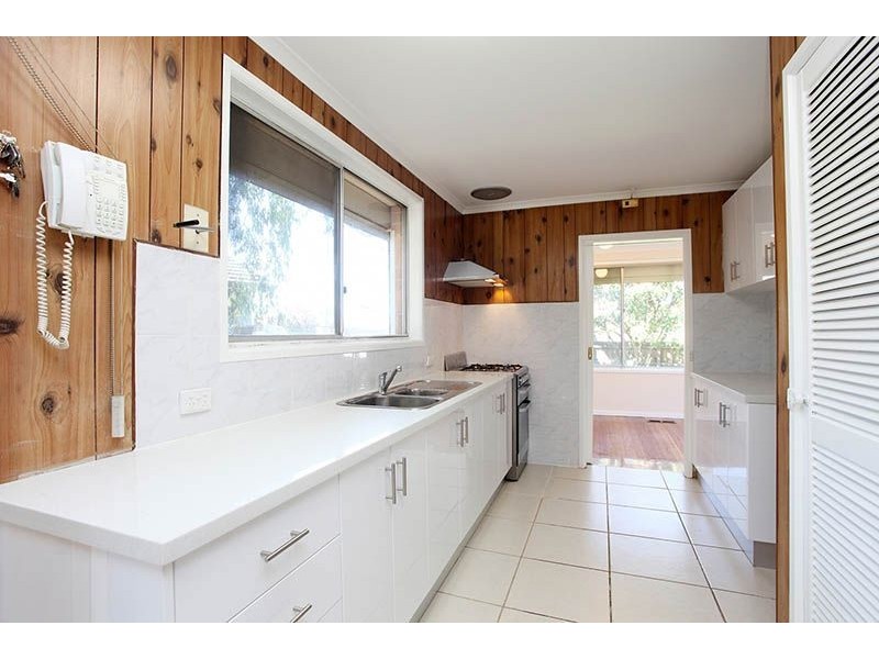 24 Buller Parade, Lalor VIC 3075