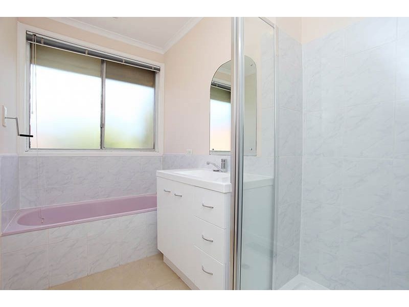 24 Buller Parade, Lalor VIC 3075