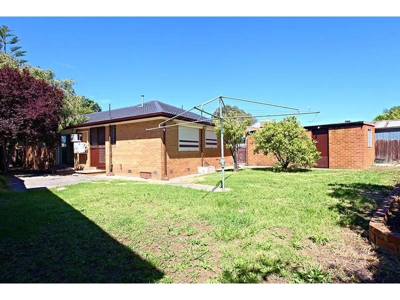 24 Buller Parade, Lalor VIC 3075
