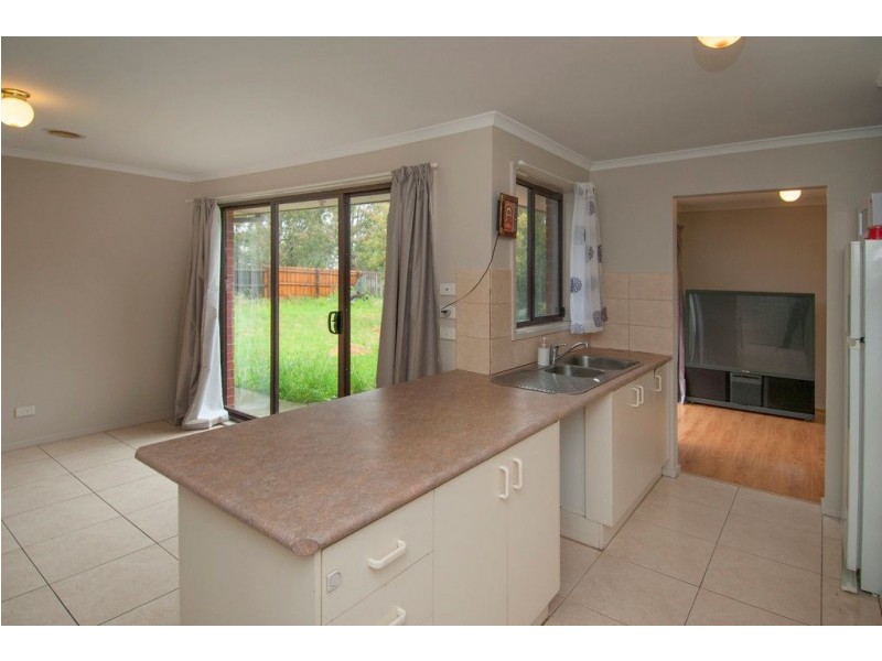 22 Crampton Crescent, Mill Park VIC 3082