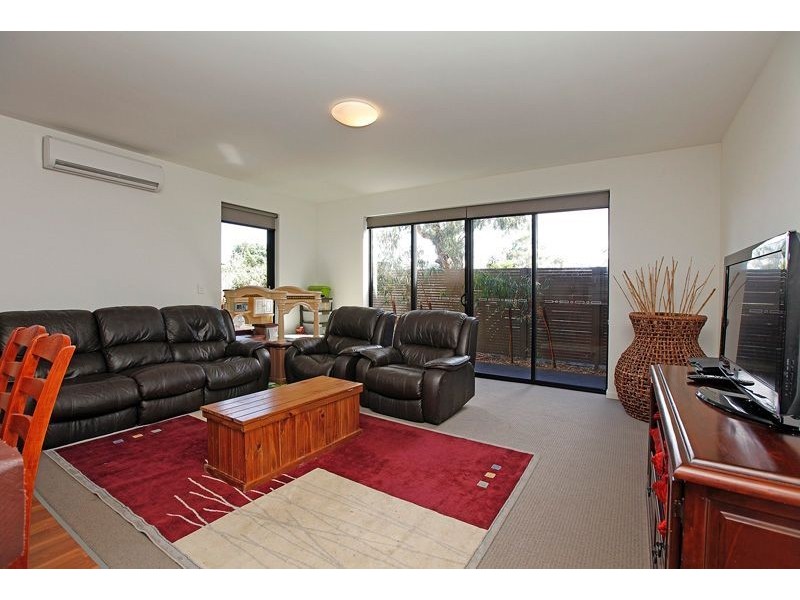 2/90 Epping Road, Epping VIC 3076