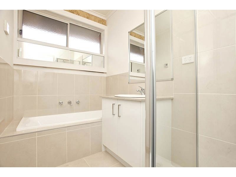 1&2/17 Ruthven Crescent, Lalor VIC 3075
