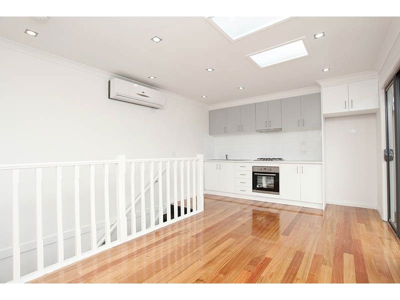 4/6 Central Avenue, Thomastown VIC 3074