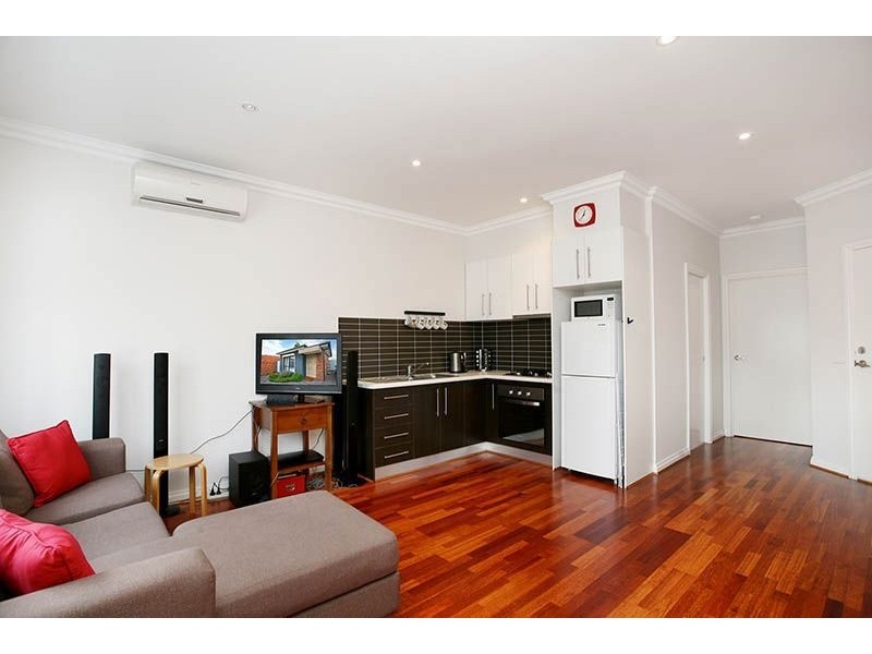 8/16 Macartney Street, Reservoir VIC 3073