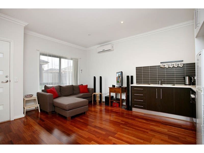 8/16 Macartney Street, Reservoir VIC 3073