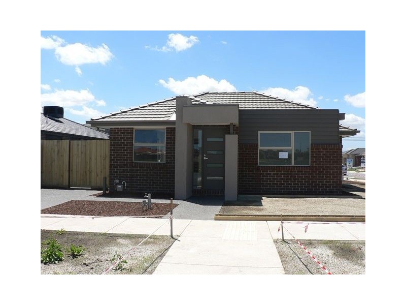 16 Garth Place, Epping VIC 3076