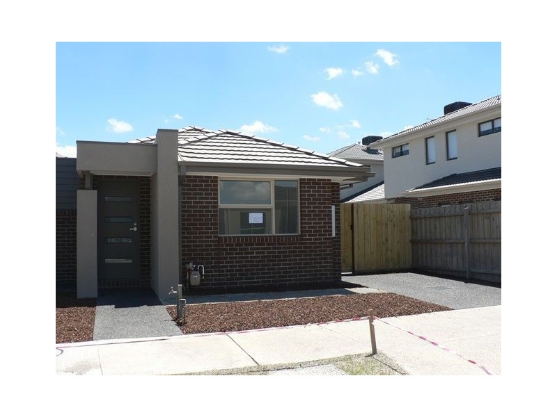 13 Mahon Road, Epping VIC 3076