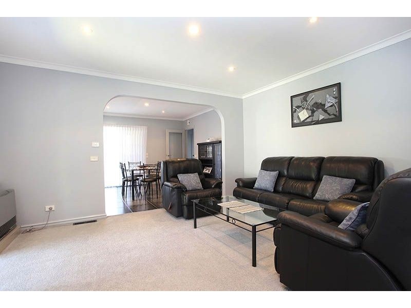 1 Linton Drive, Thomastown VIC 3074