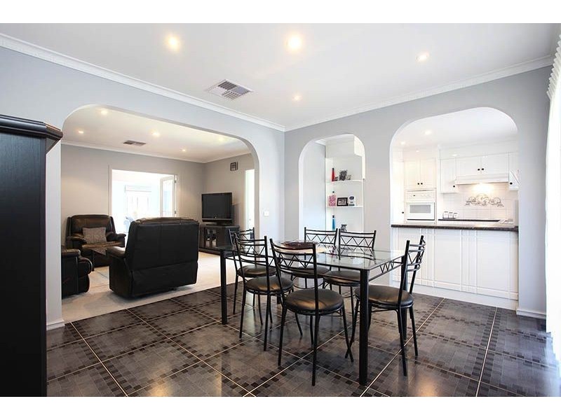 1 Linton Drive, Thomastown VIC 3074