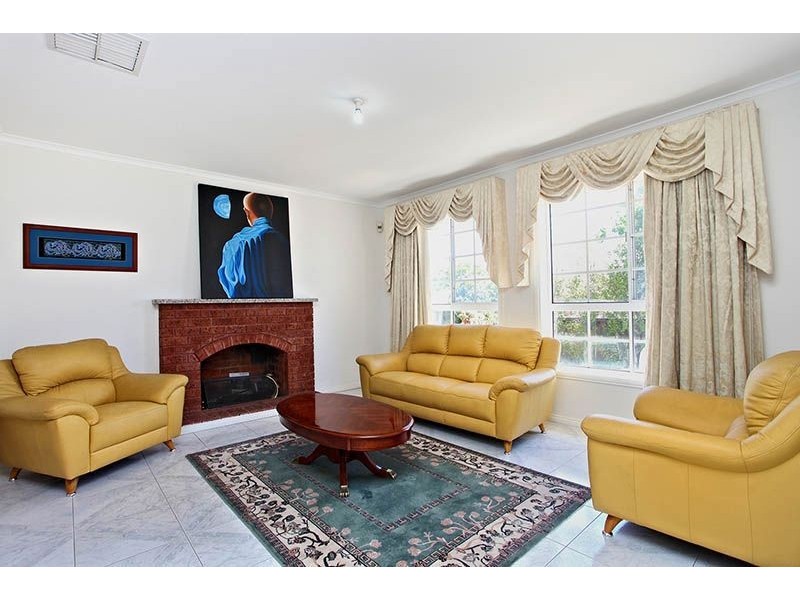 74 Pindari Avenue, Mill Park VIC 3082