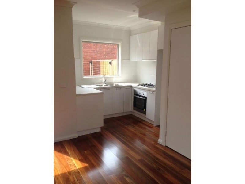 2/13 Cedar Street, Thomastown VIC 3074