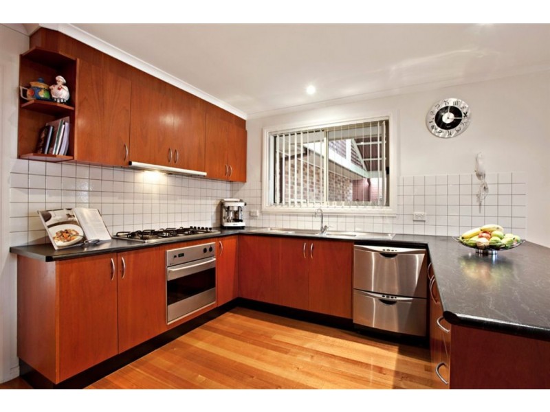 4 Boyd Place, Mill Park VIC 3082