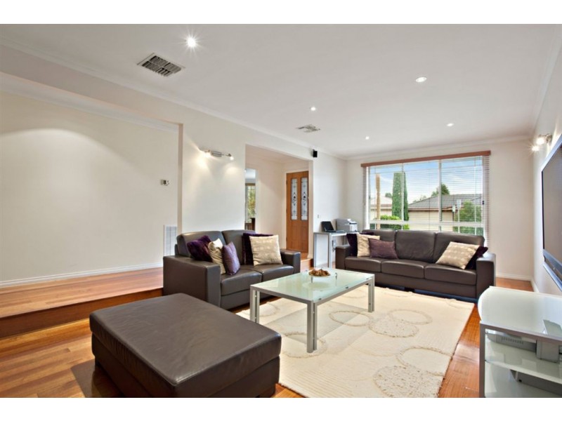 4 Boyd Place, Mill Park VIC 3082