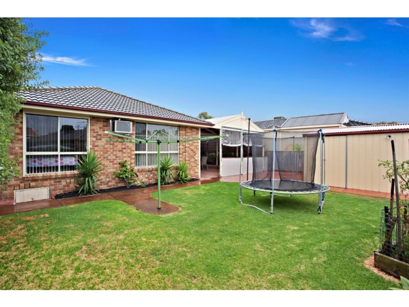 4 Boyd Place, Mill Park VIC 3082