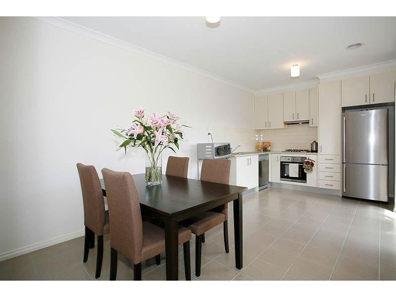 33 Dickens Street, Lalor VIC 3075