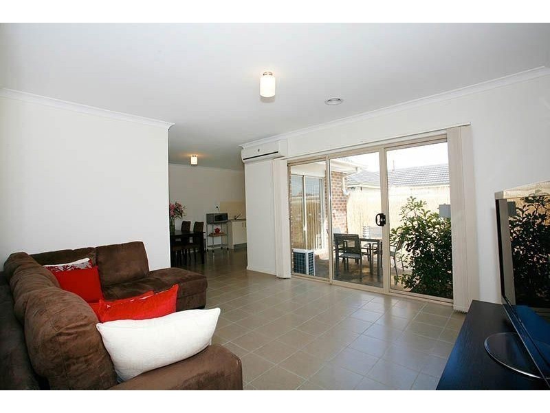 33 Dickens Street, Lalor VIC 3075