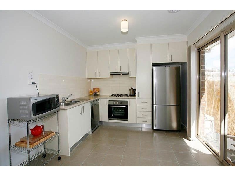 33 Dickens Street, Lalor VIC 3075