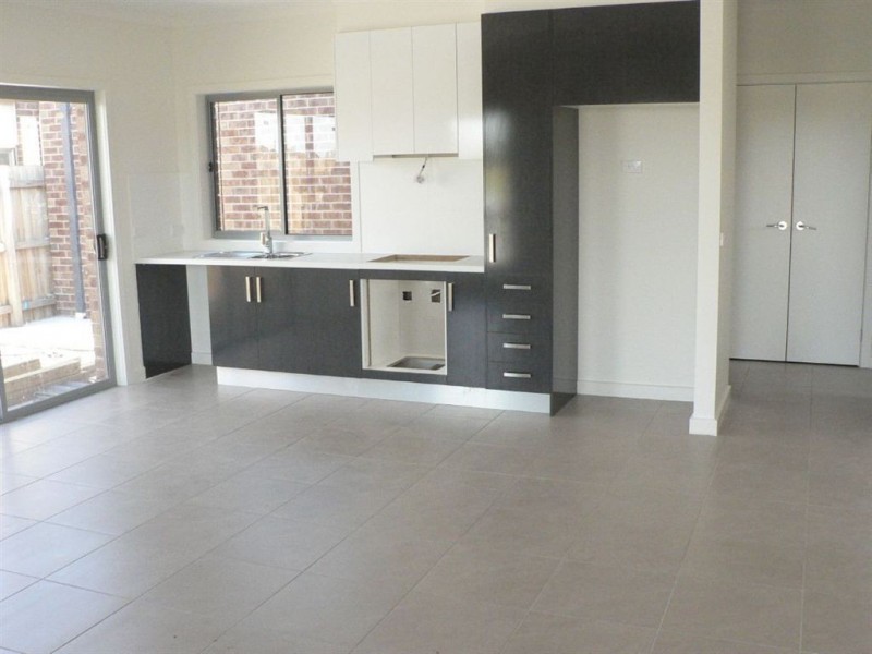 1/9 Chettam Street, Epping VIC 3076