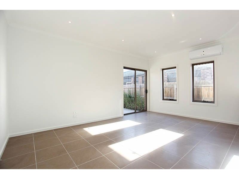 1/8 Mavora Place, South Morang VIC 3752