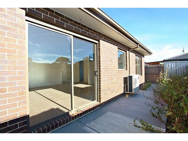 2/8 Mavora Place, South Morang VIC 3752
