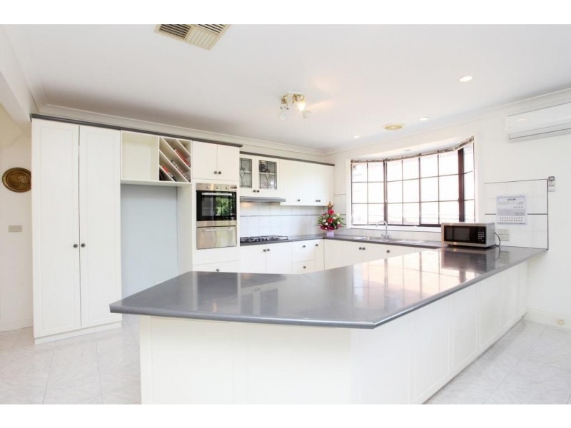 24 Pulford Crescent, Mill Park VIC 3082