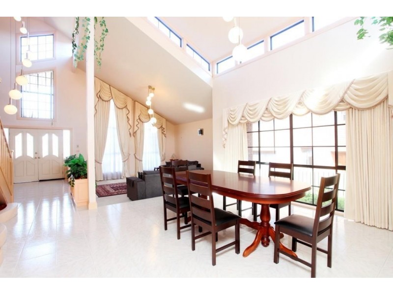 24 Pulford Crescent, Mill Park VIC 3082