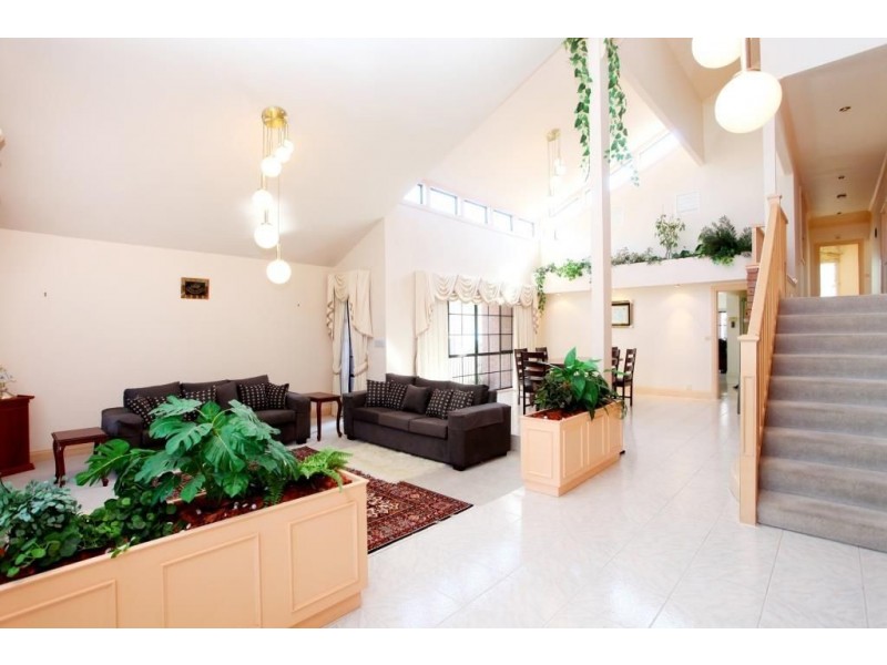 24 Pulford Crescent, Mill Park VIC 3082