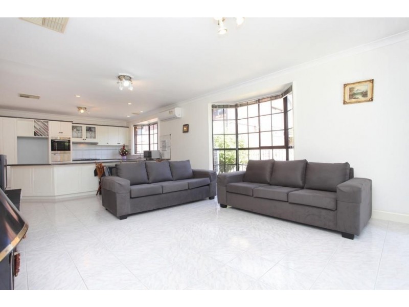 24 Pulford Crescent, Mill Park VIC 3082